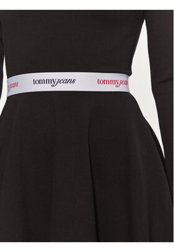 Tommy Jeans Sukienka codzienna DW0DW19465 Czarny Slim Fit. Okazja: na co dzień. Kolor: czarny. Materiał: syntetyk. Typ sukienki: proste. Styl: casual