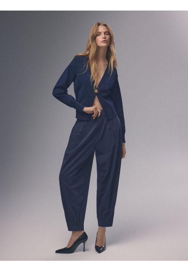 Reserved - Spodnie barrel leg - granatowy. Kolor: niebieski. Materiał: tkanina, wełna