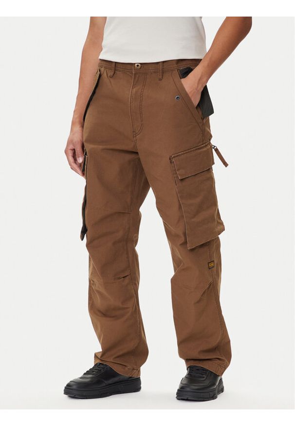 G-Star RAW - G-Star Raw Spodnie materiałowe R-3N D25224-D191 Brązowy Straight Fit. Kolor: brązowy. Materiał: bawełna
