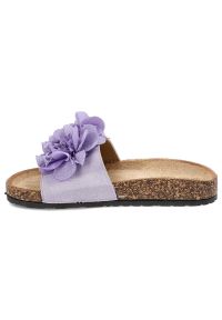 Fioletowe Klapki Seastar Blue Modne Obuwie Damskie Na Lato. Okazja: na spacer, na plażę. Kolor: fioletowy. Wzór: kwiaty. Sezon: lato