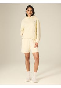 4f - 4F Spodenki dresowe damskie - żółte M. Stan: podwyższony. Kolor: żółty. Materiał: dresówka. Sezon: lato #1