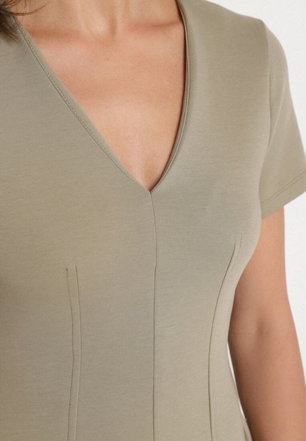 Born2be - Zielona Taliowana Sukienka z Bawełną Zeraviae. Okazja: na co dzień. Kolor: zielony. Materiał: bawełna. Typ sukienki: sportowe, proste. Styl: casual, klasyczny, sportowy