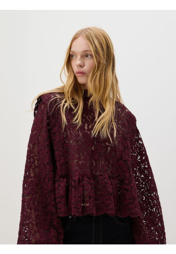 Reserved - Koszula ze strukturalnej tkaniny - bordowy. Kolor: czerwony. Materiał: tkanina