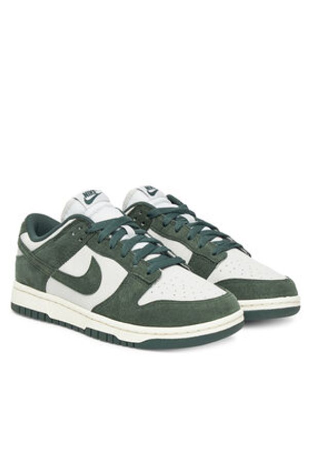 Nike Sneakersy Dunk Low HJ7673 002 Biały. Kolor: biały. Materiał: skóra