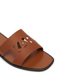 Karl Lagerfeld - KARL LAGERFELD Klapki Skoot III KL80405C Brązowy. Kolor: brązowy. Materiał: skóra #4