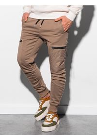 Ombre Clothing - Spodnie męskie dresowe joggery P917 - brązowe - XL. Kolor: brązowy. Materiał: dresówka. Wzór: gładki #4