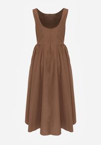 Born2be - Brązowa Sukienka Bawełniana o Rozkloszowanym Fasonie z Dekoltem Łódką i Kieszeniami Elenira. Typ kołnierza: dekolt w łódkę. Kolor: brązowy. Materiał: bawełna. Typ sukienki: rozkloszowane. Styl: elegancki #4