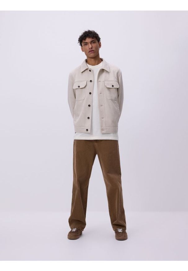 Reserved - Jeansy loose fit - brązowy. Kolor: brązowy