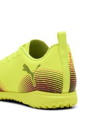 Puma - Młodzieżowe buty piłkarskie FUTURE 8 PLAY TT PUMA. Kolor: czarny, różowy, wielokolorowy, żółty. Sport: piłka nożna