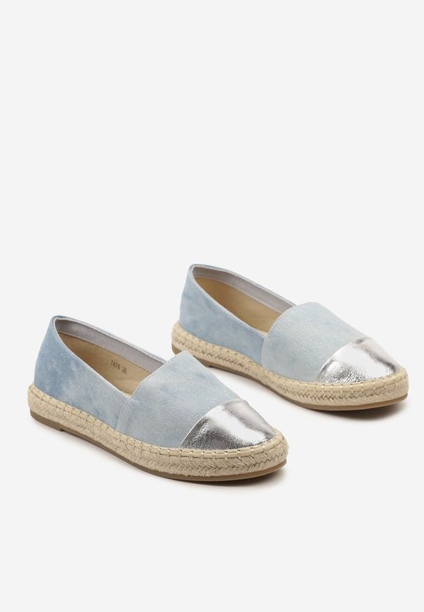 Born2be - Jasnoniebieskie Espadryle na Plecionej Podeszwie z Połyskującym Noskiem Effiza. Okazja: do pracy. Kolor: niebieski. Materiał: len. Sezon: lato. Obcas: na obcasie. Wysokość obcasa: niski