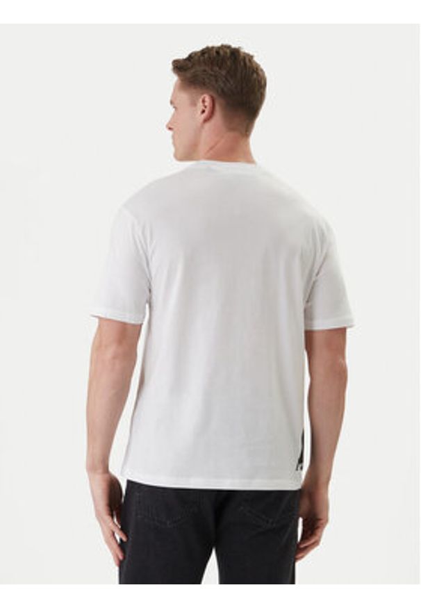 Karl Lagerfeld - KARL LAGERFELD T-Shirt 755170 562251 Biały Loose Fit. Typ kołnierza: dekolt w karo. Kolor: biały. Materiał: bawełna