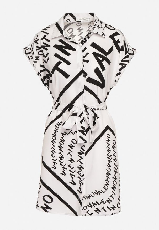 Born2be - Biało-Czarna Koszulowa Sukienka z Materiałowym Paskiem w Talii i Ozdobnymi Napisami Gareta. Okazja: na co dzień. Typ kołnierza: dekolt w kształcie V. Kolor: biały. Materiał: materiał. Wzór: napisy. Typ sukienki: koszulowe. Styl: elegancki, casual, klasyczny