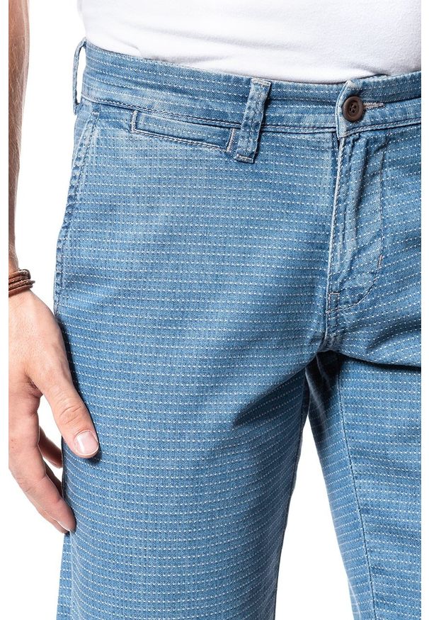 Mustang - SPODENKI MUSTANG Classic Chino Short Denim Blue 1007751 5000 310. Materiał: denim