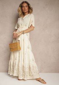 Renee - Beżowa Rozkloszowana Sukienka Boho z Wiskozy Zdobiona Haftem i Wiązaniem Falvania. Okazja: na co dzień, na randkę. Typ kołnierza: dekolt w kształcie V. Kolor: beżowy. Materiał: wiskoza. Wzór: aplikacja, haft. Styl: boho