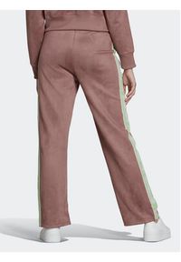 Adidas - adidas Spodnie dresowe HM1518 Brązowy Regular Fit. Kolor: brązowy. Materiał: dresówka, syntetyk #5