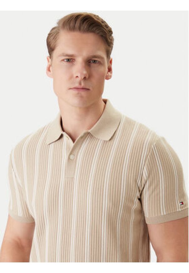 TOMMY HILFIGER - Tommy Hilfiger Polo Vertical MW0MW41949 Beżowy Regular Fit. Typ kołnierza: polo. Kolor: beżowy. Materiał: bawełna