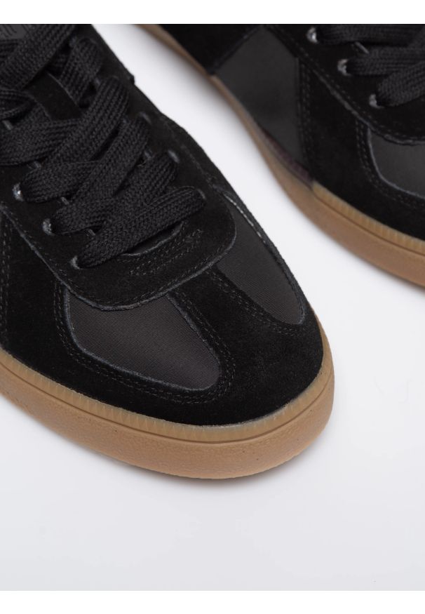 Big-Star - Sneakersy męskie ze skóry naturalnej czarne RR174038 906. Okazja: na co dzień. Zapięcie: sznurówki. Kolor: czarny. Materiał: skóra. Szerokość cholewki: normalna