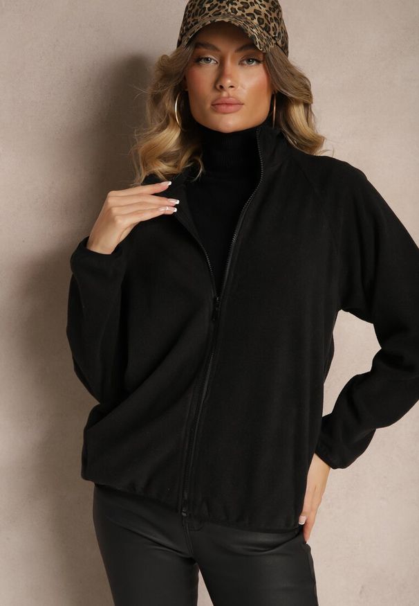 Renee - Czarna Bluza z Zapięciem na Suwak Kieszeniami i Stójką Esandria. Okazja: na co dzień. Typ kołnierza: kołnierzyk stójkowy. Kolor: czarny. Materiał: jeans. Styl: casual, klasyczny