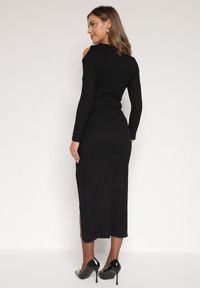 Born2be - Czarna Dopasowana Sukienka z Metaliczną Ozdobą na Ramieniu Reilara. Kolor: czarny. Wzór: aplikacja. Styl: elegancki #3