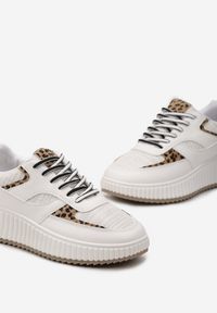 Born2be - Białe Sneakersy na Grubej Podeszwie Ozdobione Brokatem Evllina. Kolor: biały. Wzór: aplikacja