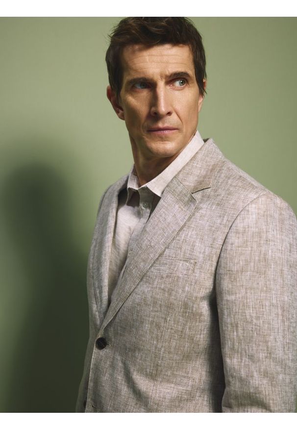 Reserved - Lniana koszula slim fit - beżowy. Kolor: beżowy. Materiał: len