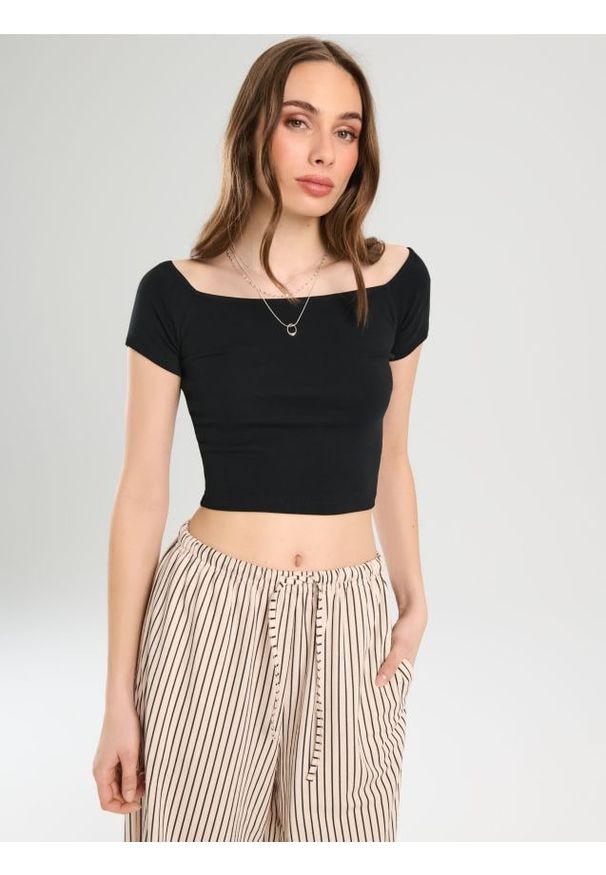 Sinsay - Crop top z krótkim rękawem - czarny. Kolor: czarny. Długość rękawa: krótki rękaw. Długość: krótkie