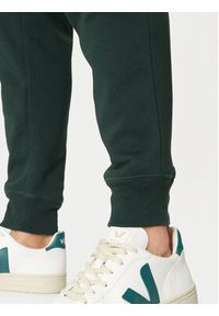 GAP - Gap Spodnie dresowe 542221-00 Zielony Regular Fit. Kolor: zielony. Materiał: bawełna #5