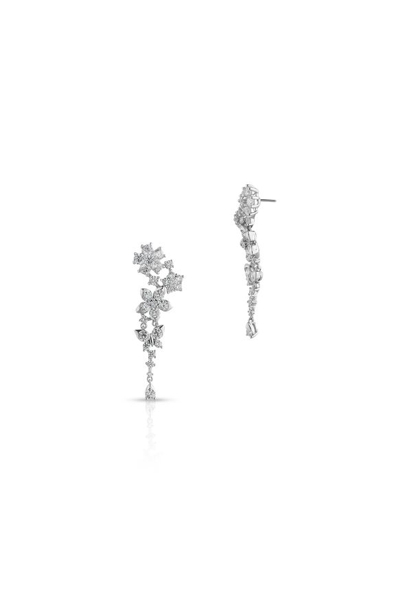 W.KRUK - Kolczyki srebrne z cyrkoniami. Materiał: srebrne. Kolor: srebrny. Wzór: kwiaty. Kamień szlachetny: cyrkonia