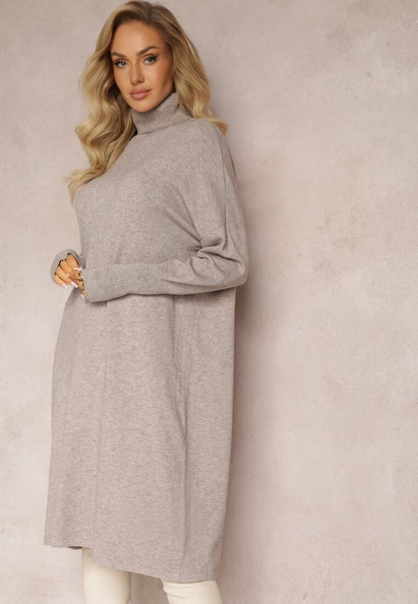 Renee - Jasnoszaro-Beżowa Sukienka Sweterkowa o Pudełkowym Fasonie Horrene. Kolor: szary. Materiał: dzianina, nylon, wiskoza. Długość rękawa: długi rękaw. Wzór: gładki
