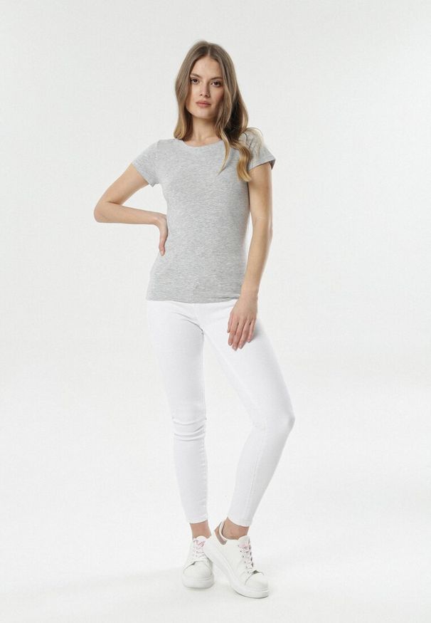 Born2be - Jasnoszary T-shirt Gathanthei. Okazja: do domu, na co dzień. Kolor: szary. Materiał: dzianina, dresówka, jeans, bawełna. Długość rękawa: krótki rękaw. Długość: krótkie. Wzór: gładki. Styl: casual, klasyczny, sportowy