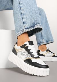 Renee - Czarno-Białe Sneakersy na Platformie z Tłoczeniami Zdobione Panterkowym Printem Herraza. Kolor: czarny. Materiał: jeans. Wzór: aplikacja, nadruk. Obcas: na platformie #3