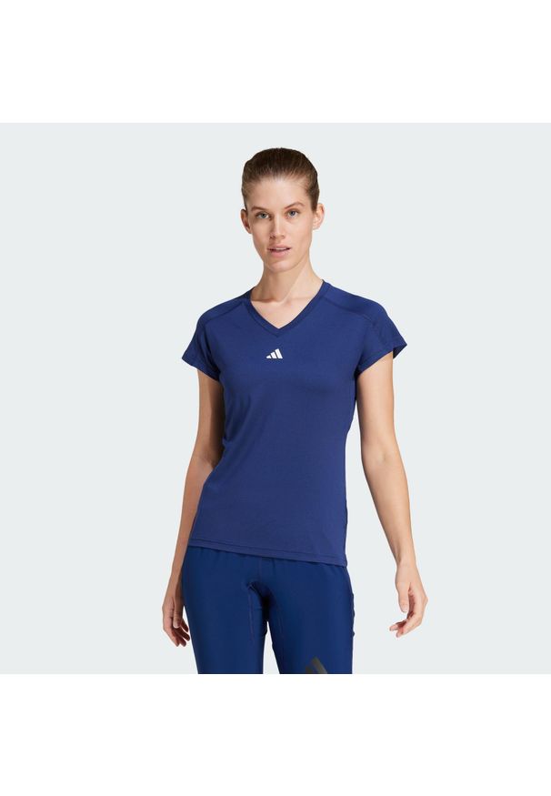 Adidas - Koszulka AEROREADY Train Essentials Minimal Branding V-Neck. Typ kołnierza: dekolt w serek. Kolor: niebieski, wielokolorowy, biały. Materiał: materiał
