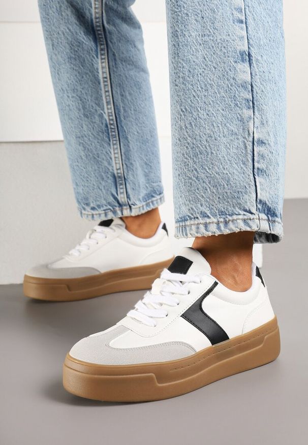 Born2be - Biało-Czarne Sneakersy Typu Klasyczne Tenisówki na Grubej Podeszwie Hanistra. Okazja: na co dzień. Kolor: biały. Materiał: jeans