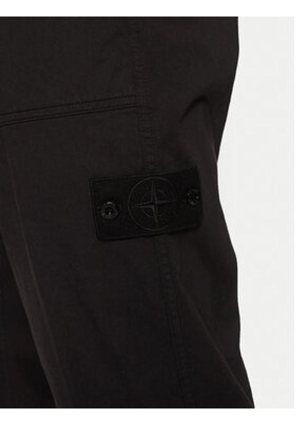 Stone Island Spodnie materiałowe 8115337F6 Czarny Regular Fit. Kolor: czarny. Materiał: bawełna