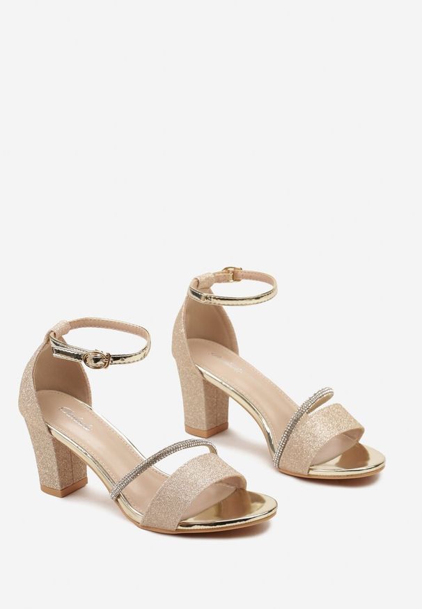 Renee - Złote Sandały na Słupku Ozdobione Cyrkoniami i Brokatem Zapinane na Sprzączkę Wejkis. Okazja: na imprezę, na co dzień. Nosek buta: otwarty. Zapięcie: sprzączka. Kolor: złoty. Materiał: jeans, szyfon. Wzór: aplikacja. Obcas: na słupku. Styl: casual