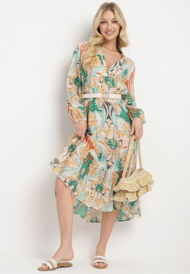 Born2be - Beżowo-Zielona Rozkloszowana Sukienka z Długim Rękawem i Falbankami Amollas. Okazja: na co dzień. Typ kołnierza: kołnierz z falbankami. Kolor: beżowy. Materiał: tkanina. Długość rękawa: długi rękaw. Wzór: aplikacja. Styl: klasyczny, casual