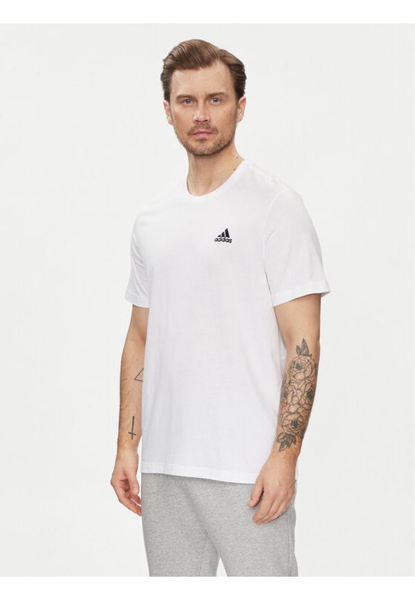 Adidas - adidas T-Shirt Essentials Single Jersey Embroidered Small Logo T-Shirt IC9286 Biały Regular Fit. Kolor: biały. Materiał: bawełna
