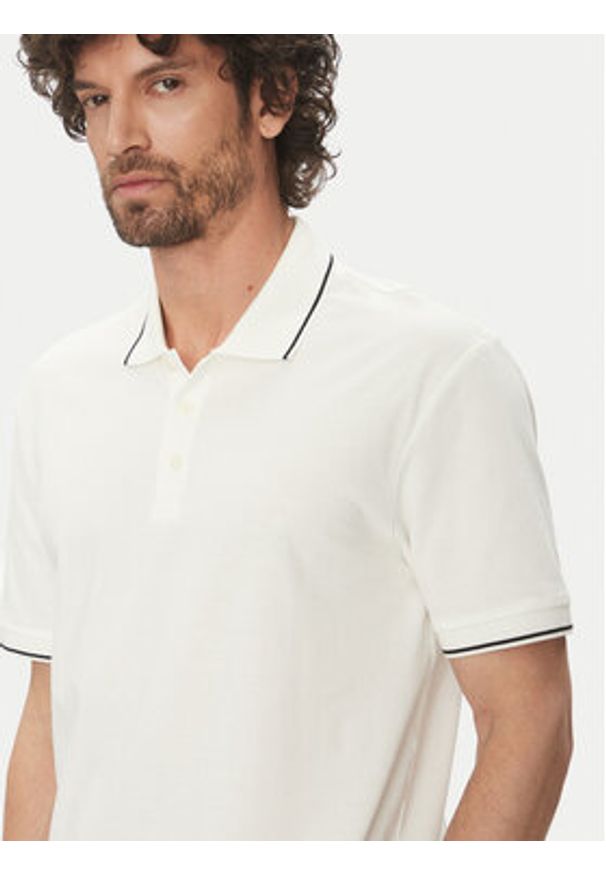 Armani Exchange Polo XM000489 AF13026 U0009 Biały Regular Fit. Typ kołnierza: polo. Kolor: biały. Materiał: bawełna