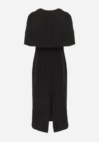 Renee - Czarna Sukienka VICES o Dopasowanym Kroju z Narzutką Kelaleno. Okazja: na randkę, na imprezę. Kolor: czarny. Materiał: poliester. Długość rękawa: na ramiączkach. Typ sukienki: dopasowane #2