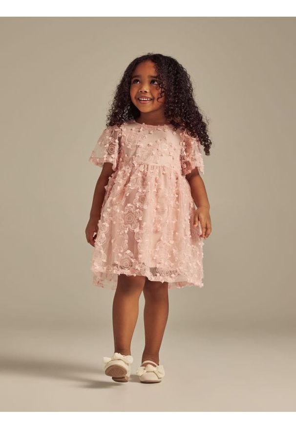 Reserved - Tiulowa sukienka z haftem - pastelowy róż. Kolor: różowy. Materiał: tiul. Wzór: haft