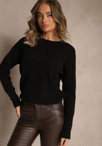 Renee - Czarny Sweter z Tłoczonymi Sercami Unareia. Okazja: na co dzień. Kolor: czarny. Materiał: jeans. Sezon: jesień. Styl: casual #1