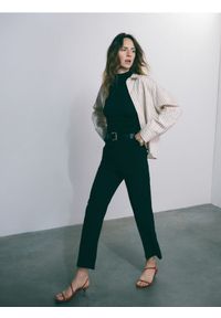 Reserved - Spodnie z paskiem - czarny. Kolor: czarny. Materiał: wiskoza, tkanina #1