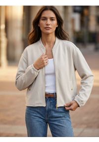 Sinsay - Bluza bomberka z domieszką wiskozy - kremowy. Kolor: kremowy. Materiał: wiskoza #1