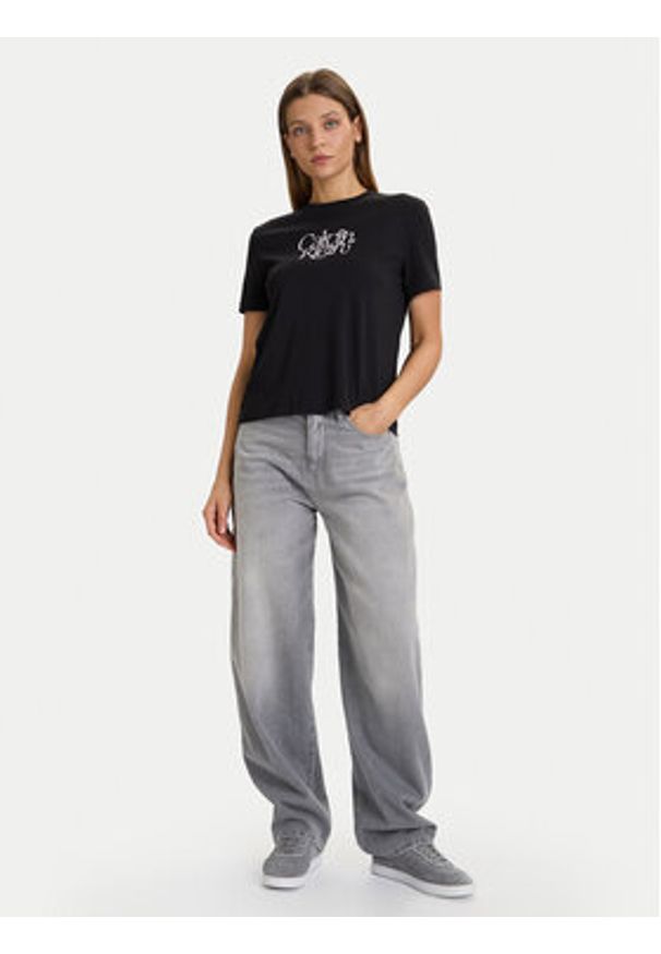 Calvin Klein Jeans T-Shirt LV047D210G Czarny Slim Fit. Kolor: czarny. Materiał: bawełna