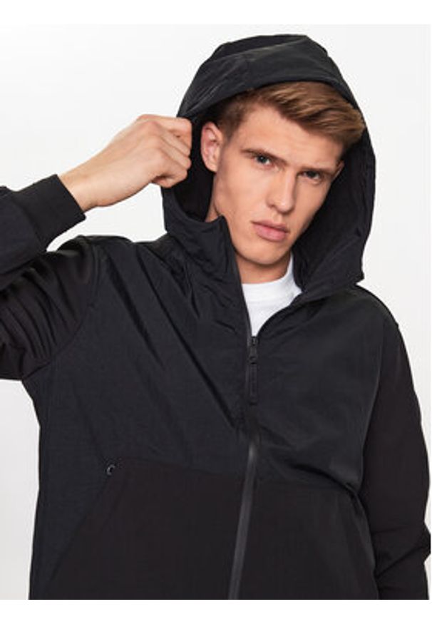 Calvin Klein Kurtka przejściowa K10K111465 Czarny Regular Fit. Kolor: czarny. Materiał: syntetyk