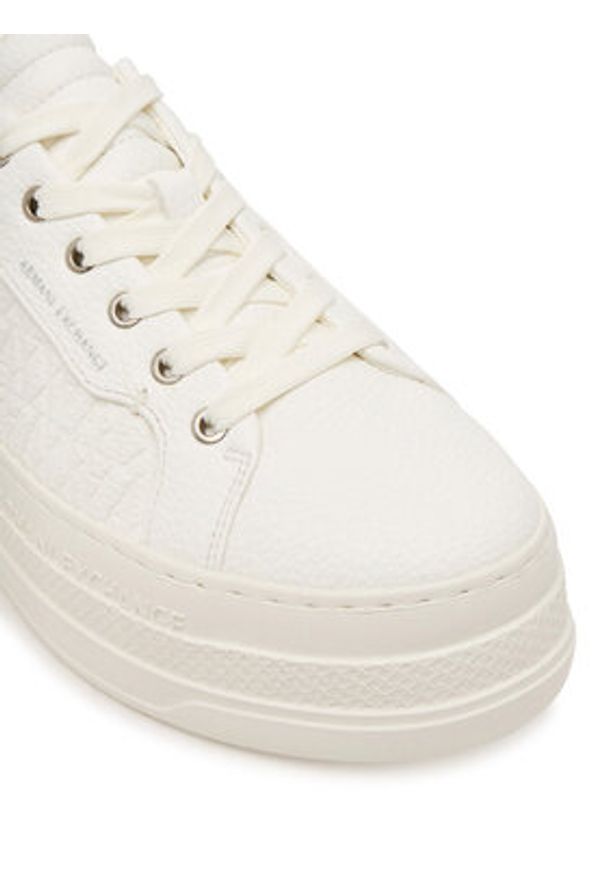 Armani Exchange Sneakersy XW001630 AF17351 U0011 Biały. Kolor: biały. Materiał: skóra