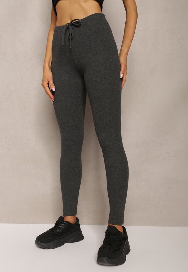 Renee - Ciemnoszare Legginsy ze Sznurkiem w Pasie z Elastycznej Bawełny Herccena. Kolor: szary. Materiał: bawełna