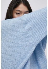 Vero Moda sweter damski lekki. Kolor: niebieski. Materiał: materiał, dzianina, wiskoza