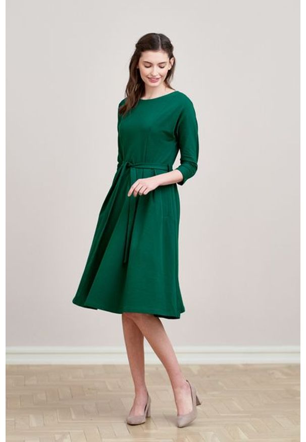 Marie Zélie - Sukienka Anastazja ciemnozielona. Kolor: zielony. Materiał: bawełna, dzianina, materiał, elastan, skóra. Typ sukienki: rozkloszowane. Styl: klasyczny