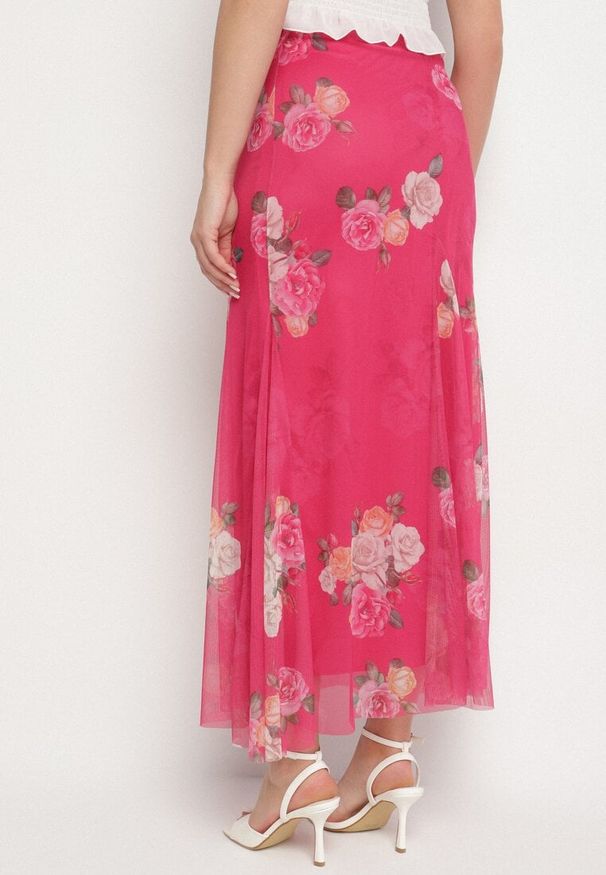 Born2be - Fuksjowa Spódnica Rozkloszowana w Kwiaty Efronira. Okazja: do pracy, na spacer, na co dzień, na spotkanie biznesowe. Kolor: różowy. Długość: długie. Wzór: kwiaty. Styl: klasyczny, casual, elegancki, biznesowy